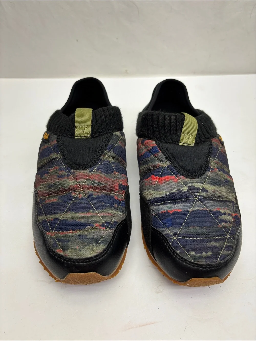 Teva Kids Quilted Slip-On Sneakers, SZ 4 for big kids, box 71
